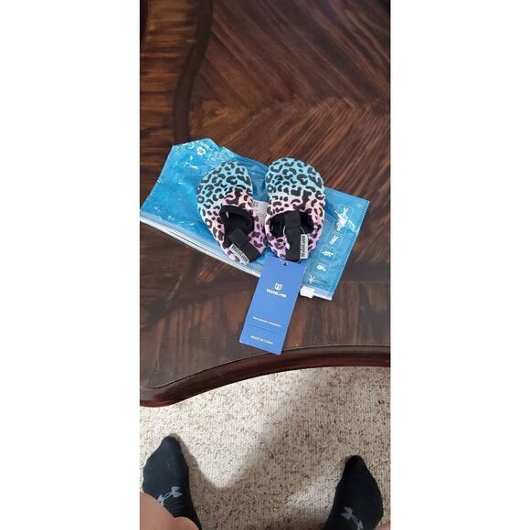 NWT WATELVES TODDLER WATER SHOES - Picture 3 of 5
